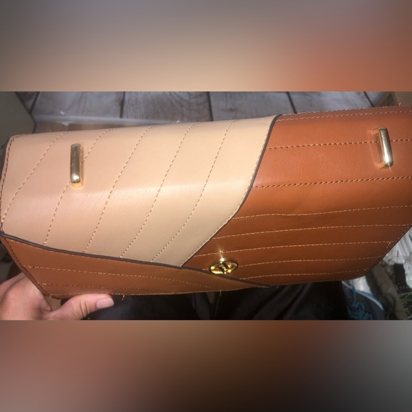 Adrienne Vittadini Handbag Satchel Brown Great Condition. - Picture 4 of 11